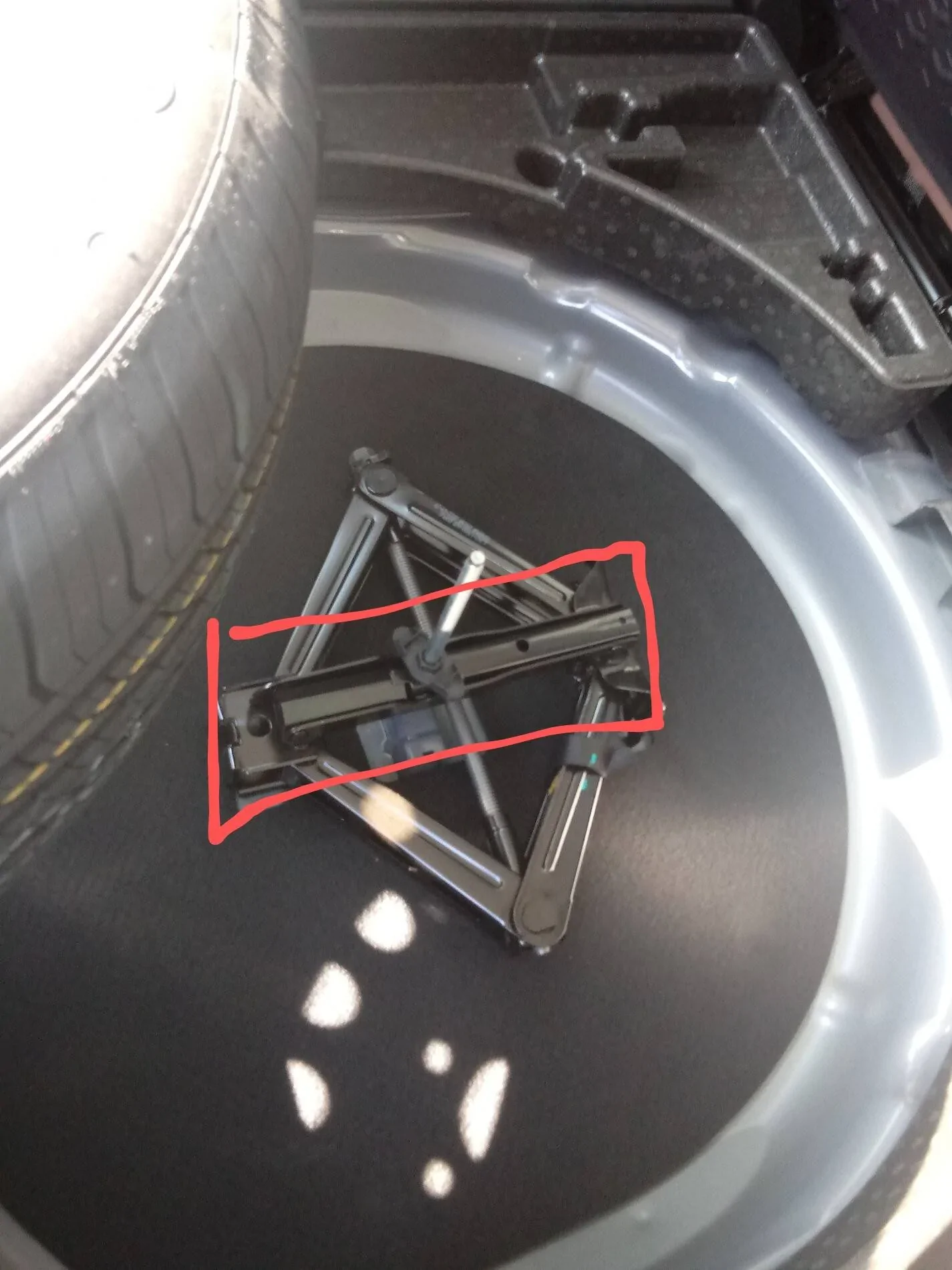 Spare tire Jack accessories missing? 2021+ Ford Bronco Sport Forum
