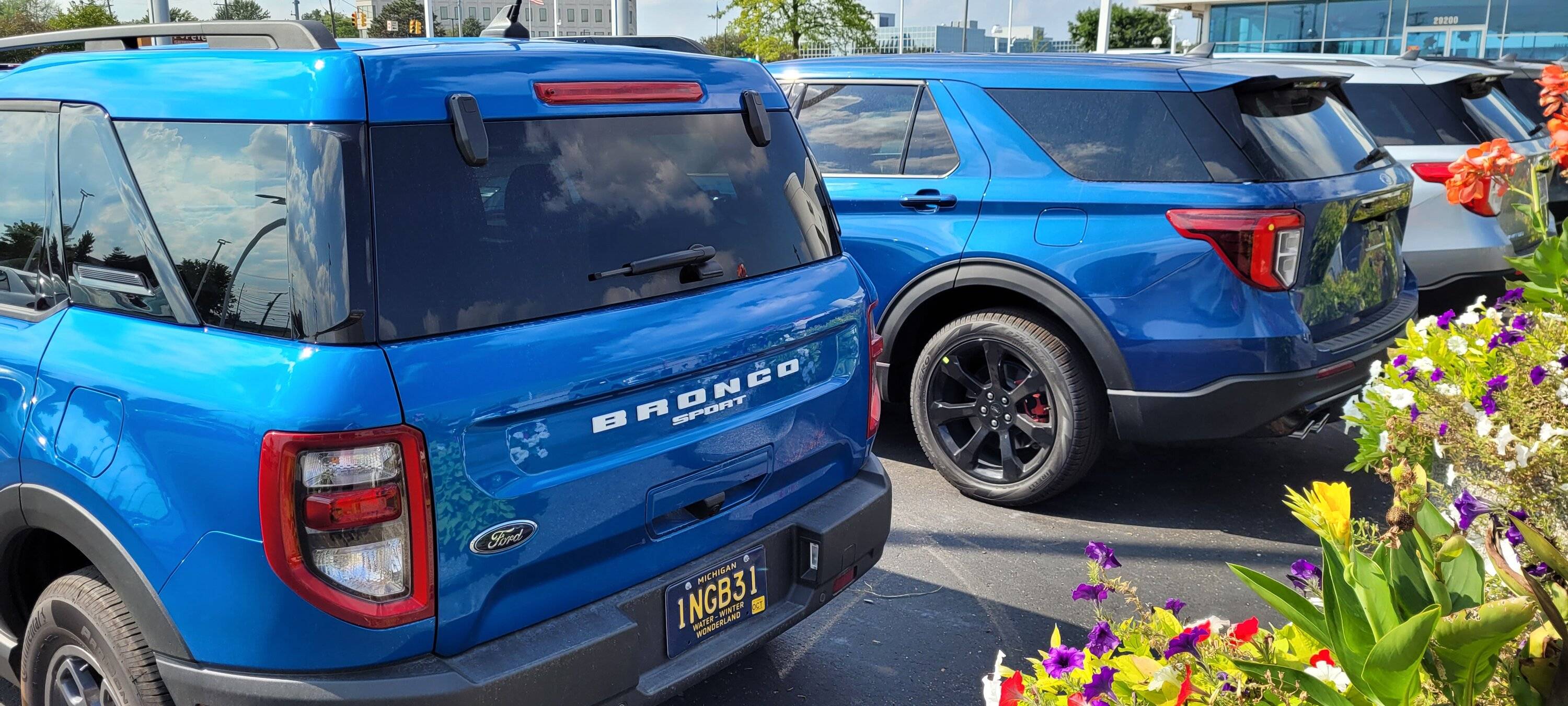 Photo Dump Atlas Blue vs. Velocity Blue 2021+ Ford Bronco Sport