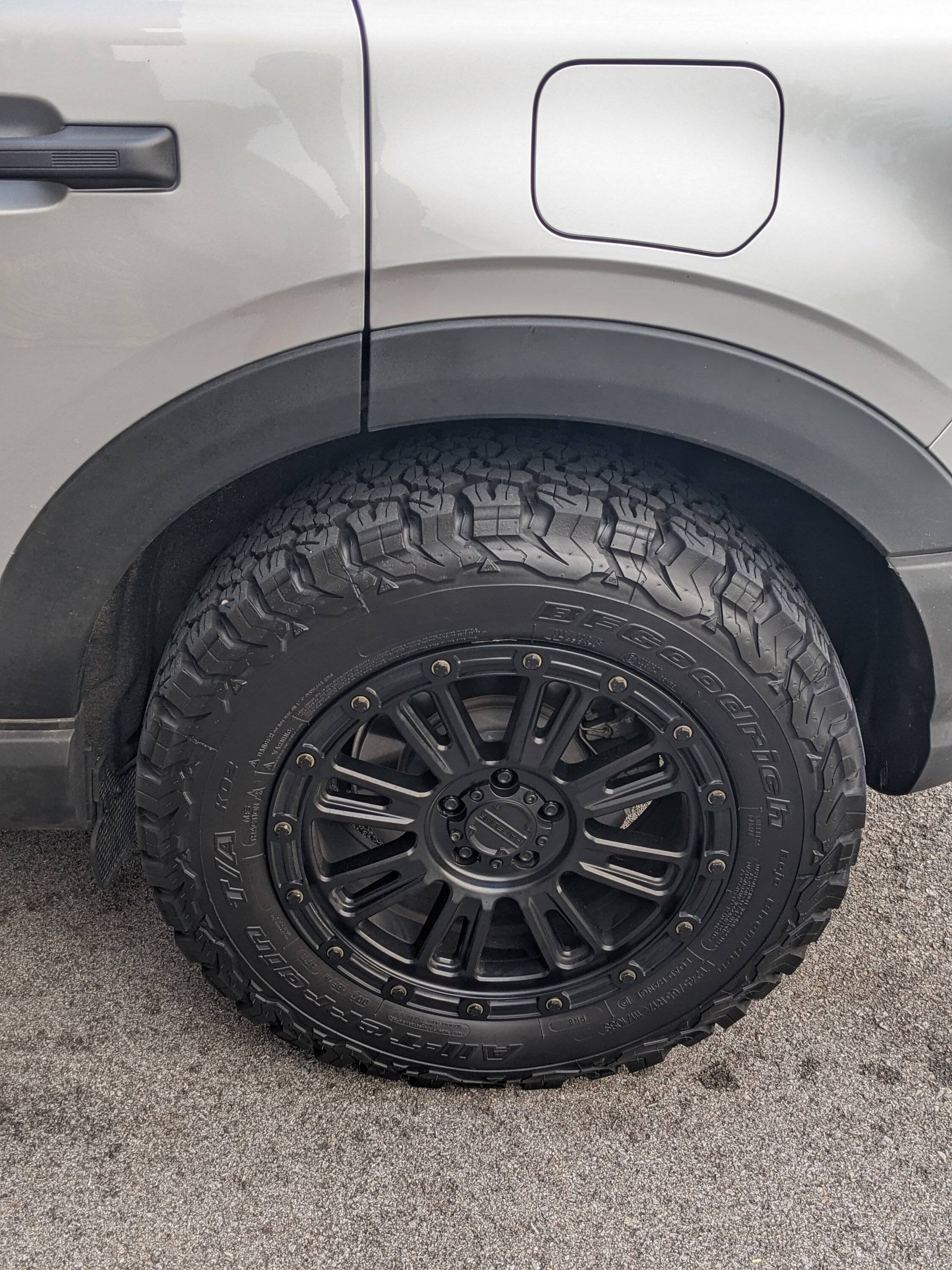 Tennessee Raceline Compass wheels 17x8 30mm 500 2021+ Ford Bronco