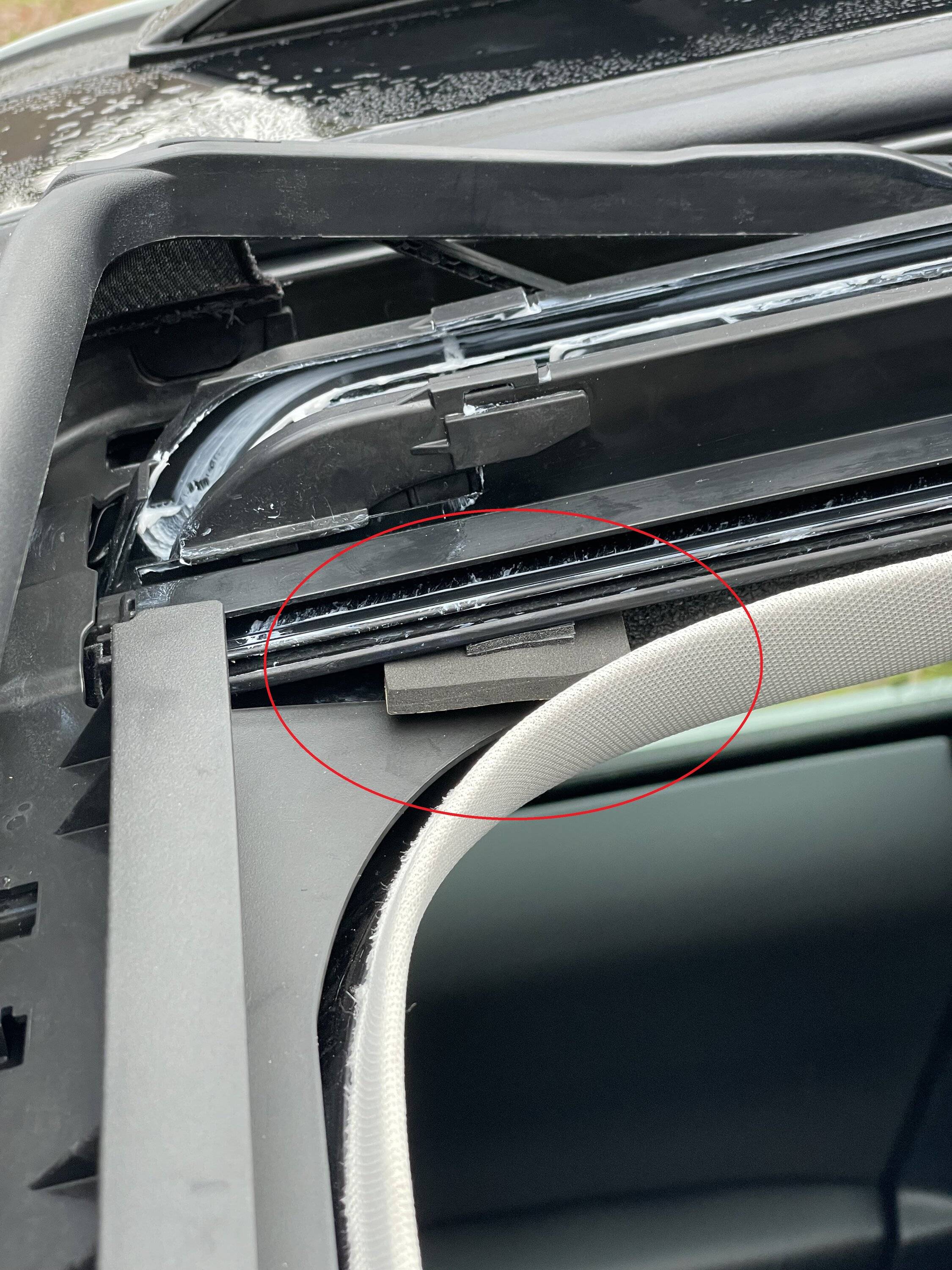 Moonroof creaking / squeaking when going over uneven pavement any